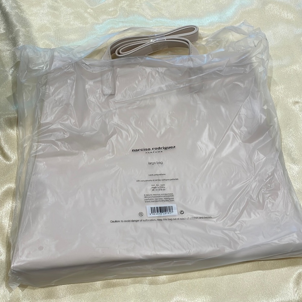 Narcisco Rodriguez perfume bag, new with tags